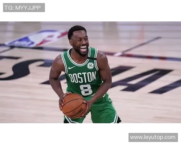 老哥你又胖了美记与绿军传奇安东尼沃克合影引发热议 老哥你又胖了美记与绿军传奇安东尼沃克合影引发热议