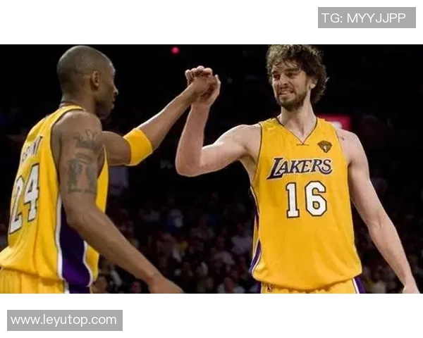 帕森斯谈邓肯与科比的排名差异认为邓肯在榜单中更具优势 帕森斯谈邓肯与科比的排名差异认为邓肯在榜单中更具优势