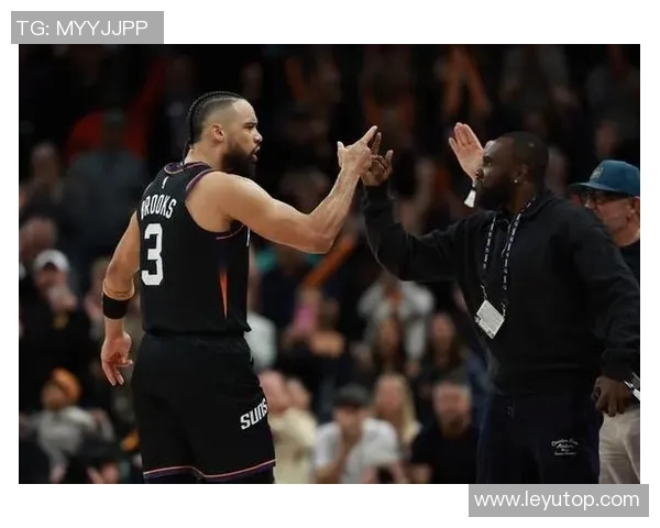 乌度卡称赞狄龙近期状态出色期待他在比赛中展现强烈侵略性 乌度卡称赞狄龙近期状态出色期待他在比赛中展现强烈侵略性